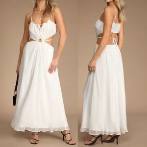 Lulu's White Maxi Dress with Cutout Ring- Size Medium New With Tags!